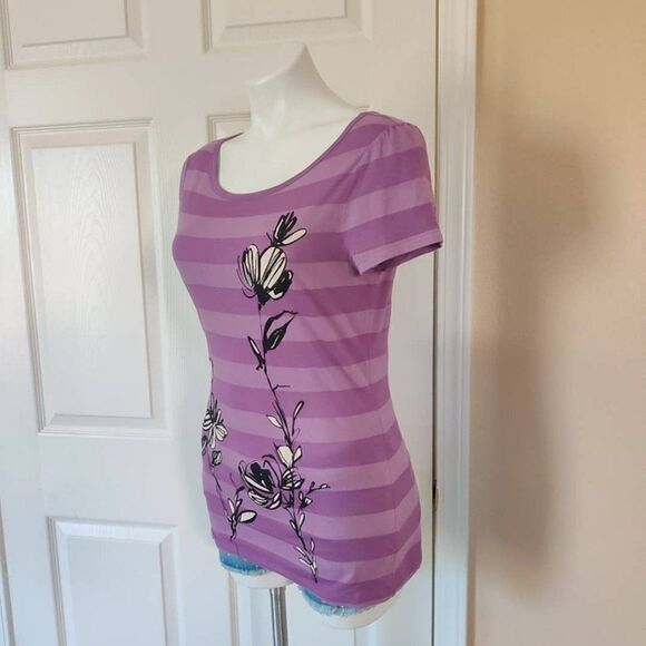 On a Whim fitted striped floral tee shirt sz M - Picture 4 of 9